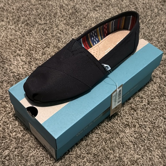 TOMS Black Canvas Slip-Ons sz7.5 - Picture 4 of 5